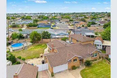 10602 Courson, Stanton, CA 90680 - Photo 38