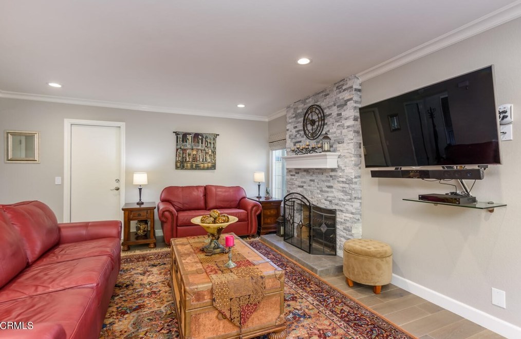 6191 Arabian Pl, Camarillo CA  93012-4404 exterior