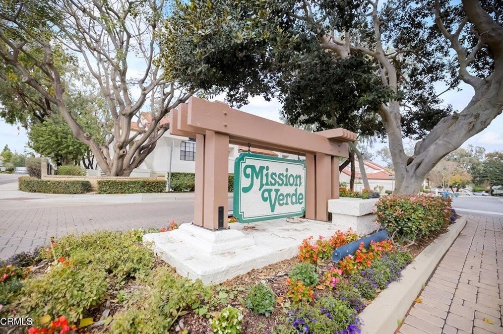 1209 Calle Lozano, Camarillo, CA 93012-4125