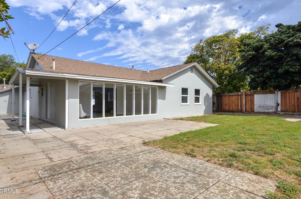 320 Frances St, Ventura, CA 93003-4647