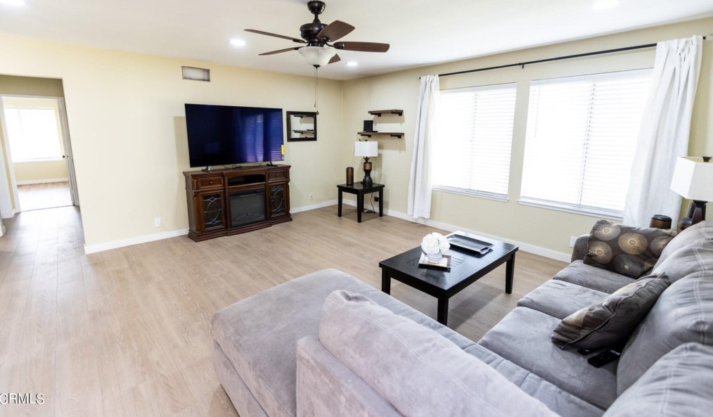 1301 Casa San Carlos Ln #d, Oxnard, CA 93033
