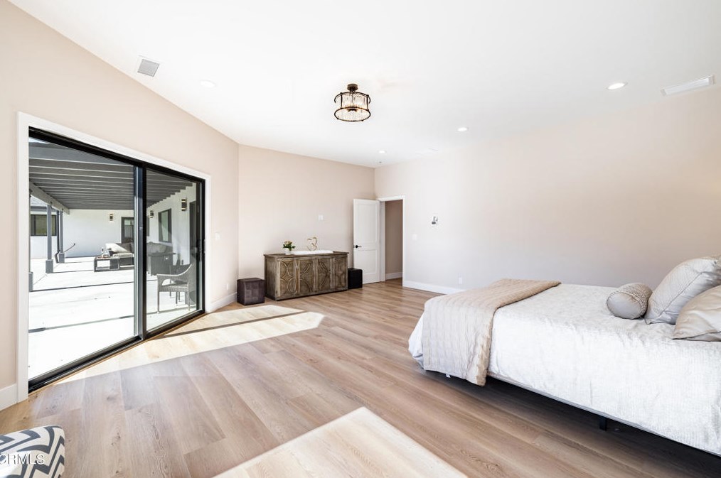 1226 Calle Aurora, Camarillo CA  93010-8438 exterior