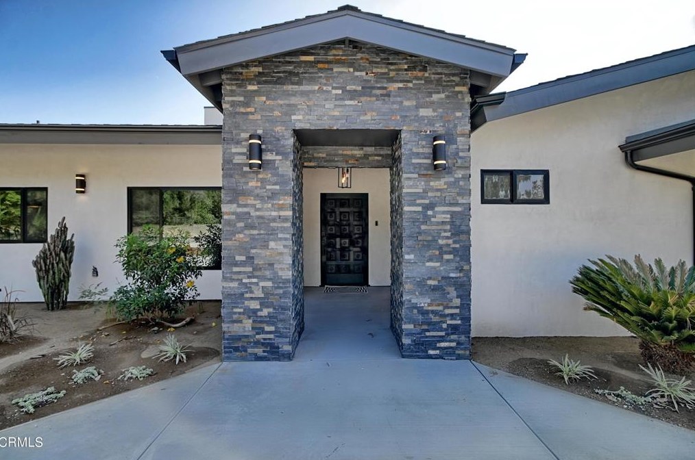 1226 Calle Aurora, Camarillo CA  93010-8438 exterior