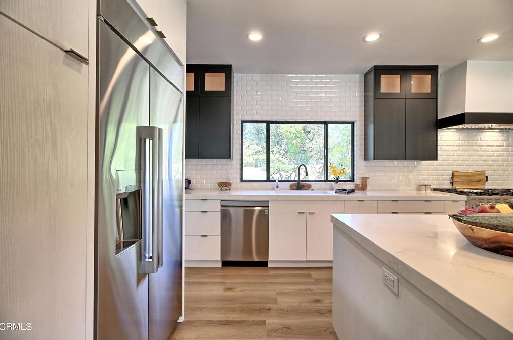 1226 Calle Aurora, Camarillo CA  93010-8438 exterior