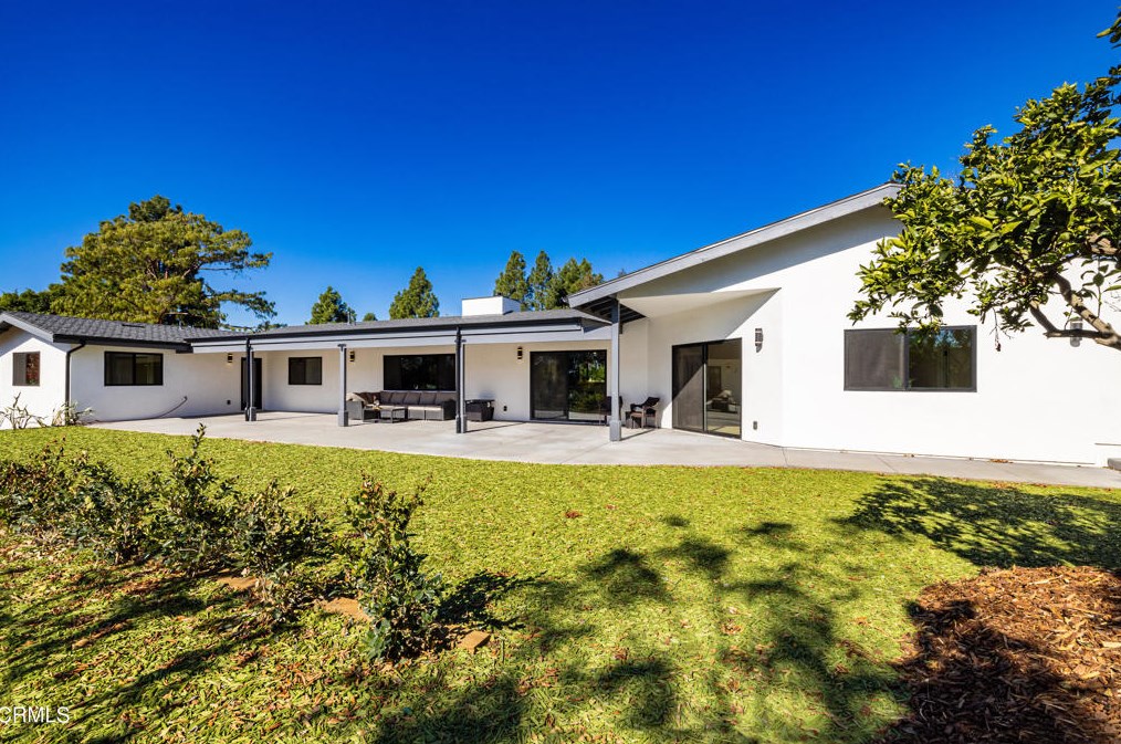 1226 Calle Aurora, Camarillo CA  93010-8438 exterior