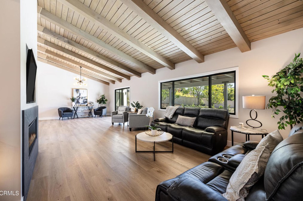 1226 Calle Aurora, Camarillo CA  93010-8438 exterior