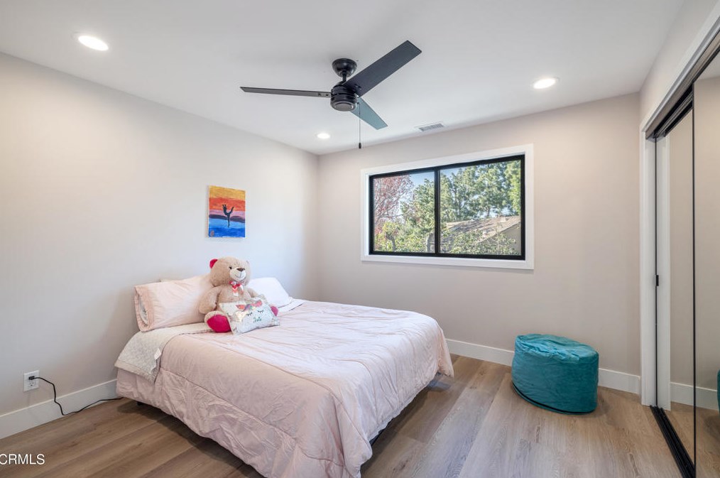 1226 Calle Aurora, Camarillo CA  93010-8438 exterior