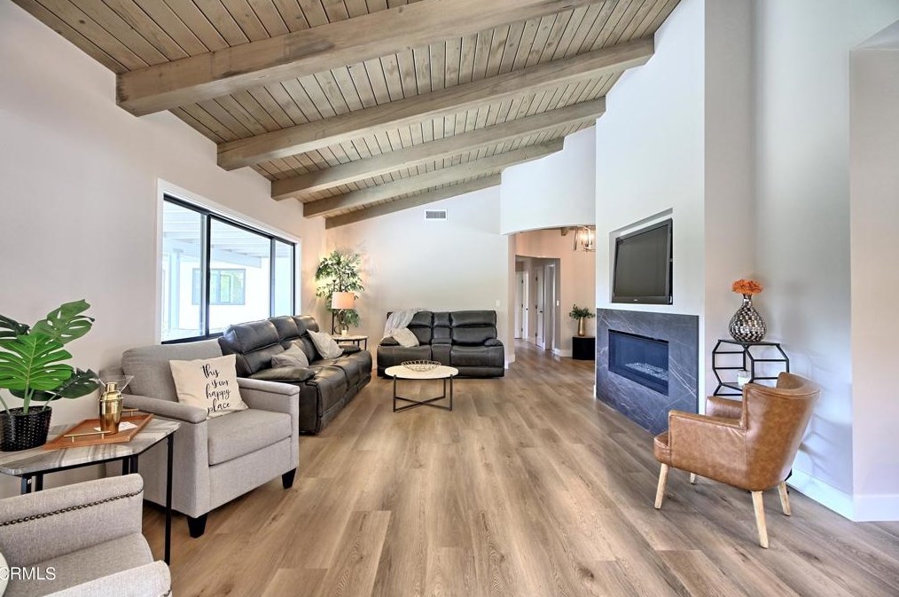 1226 Calle Aurora, Camarillo CA  93010-8438 exterior
