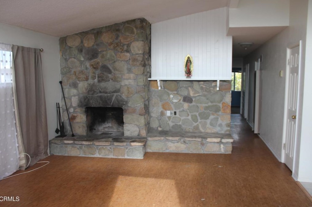 821 E Stroube St, Oxnard, CA 93036