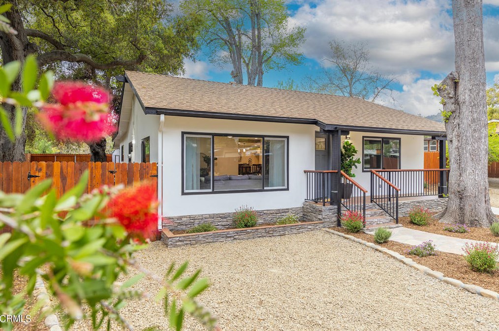 385 Burnham Rd, Oak View, CA 93022