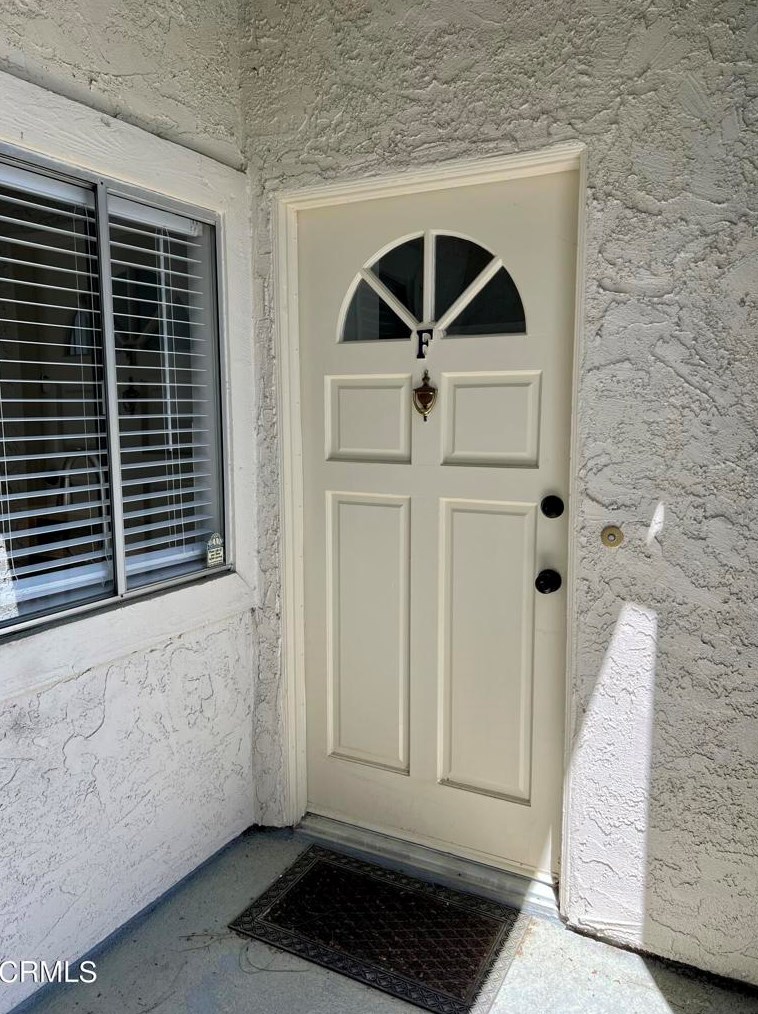 2390 Pleasant Way, Thousand Oaks CA 91362-3265 exterior