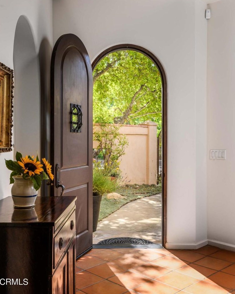 257 Montgomery St, Ojai, CA 93023-2743