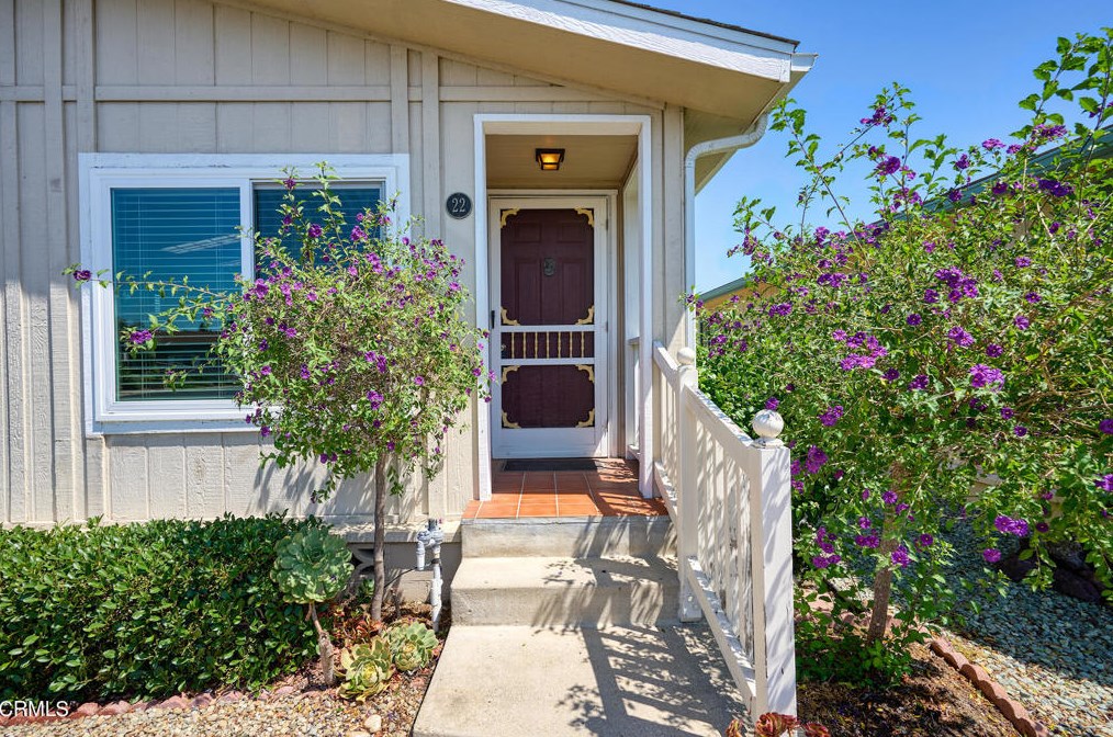 975 W Telegraph Rd #22, Santa Paula, CA 93060