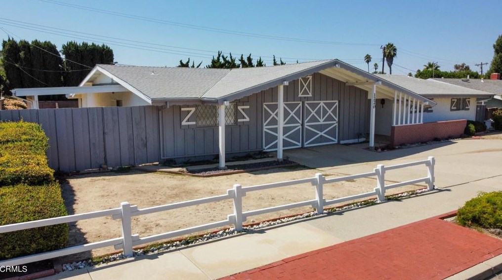 1220 Coventry Dr, Thousand Oaks, CA 91360-5217