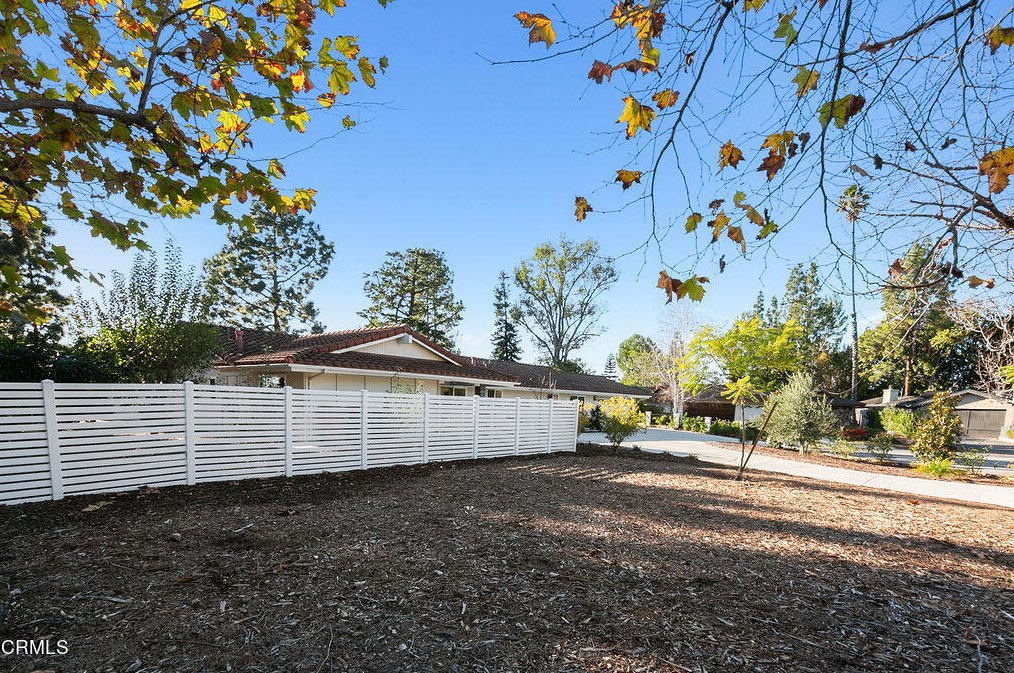 1793 Calle Rocas, Camarillo CA  93010-8427 exterior