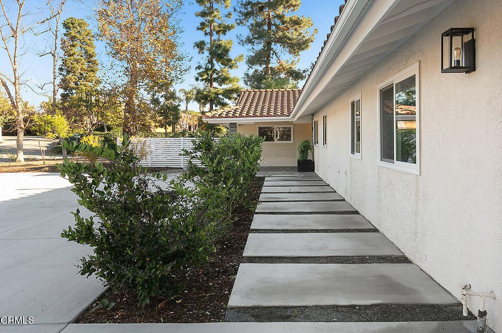 1793 Calle Rocas, Camarillo CA  93010-8427 exterior