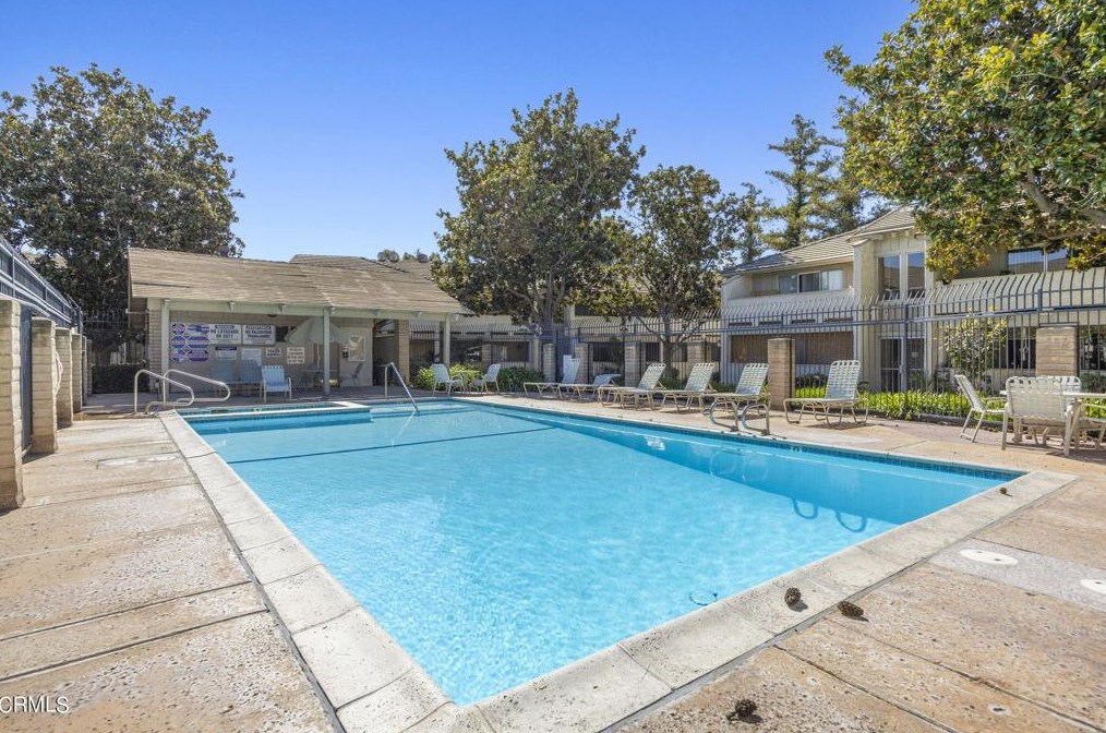 1948 Heywood St, Simi Valley CA  93065-6502 exterior