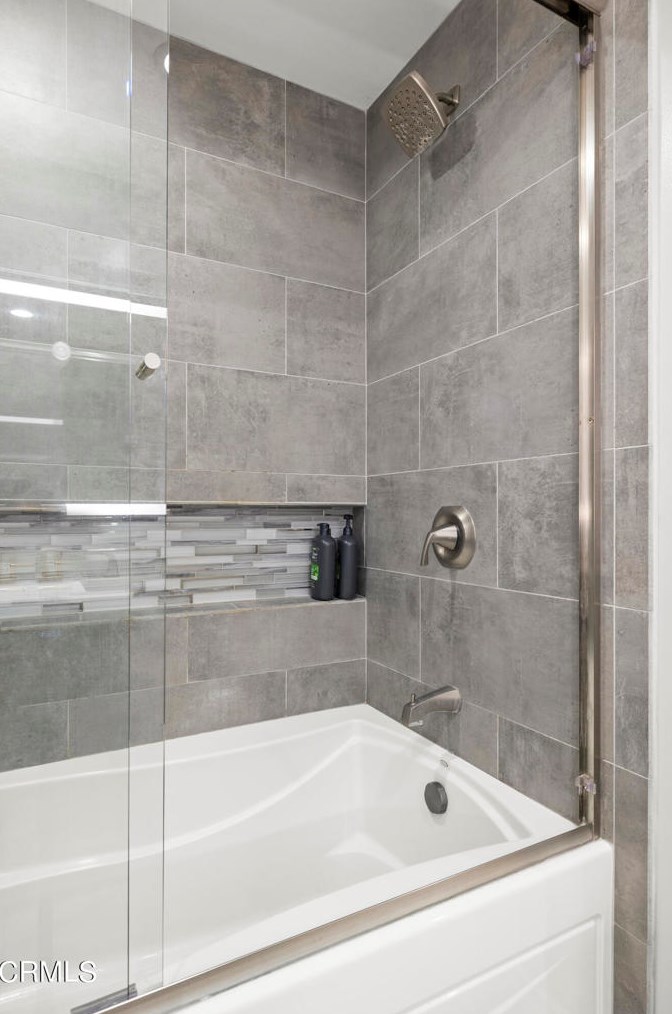 1010 Olive St, Oxnard CA 93033-5024 exterior