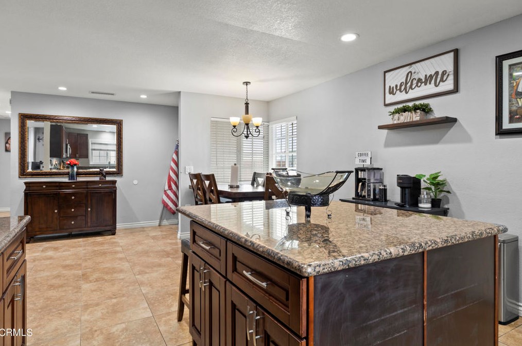 1010 Olive St, Oxnard CA 93033-5024 exterior