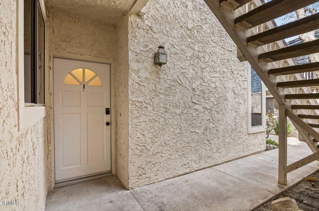 2474 Pleasant Way, Thousand Oaks CA  91362-3235 exterior