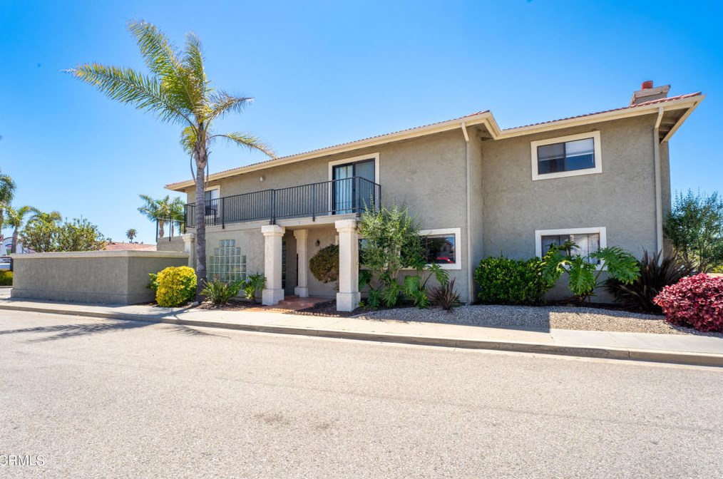 5100 Whitecap St, Oxnard, CA 93035