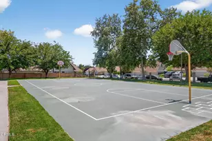 27127 Rio Bosque Dr, Valencia, CA 91354 - Photo 8