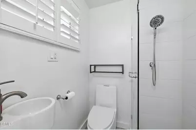 17053 Roscoe Boulevard #6, Northridge, CA 91325 - Photo 2