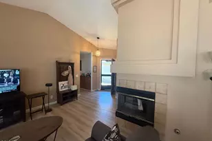 369 Estancia Pl, Camarillo, CA 93012 - Photo 6