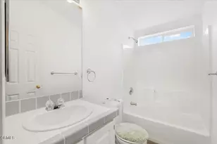 1075 Loma Dr, Ojai, CA 93023 - Photo 16