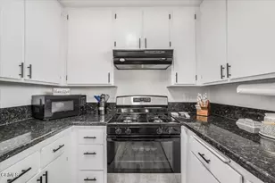 717 Thoreau Ln Ln, Ventura, CA 93003 - Photo 12