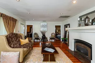 160 Oleander Ave, Bakersfield, CA 93304 - Photo 8