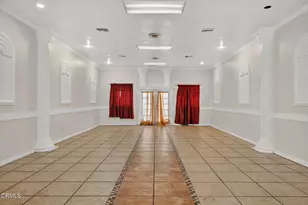 400 N Hayes Ave, Oxnard, CA 93030 - Photo 2