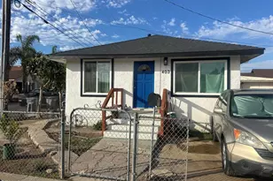 403 E 2nd St, Oxnard, CA 93030 - Photo 1