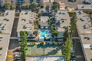 18360 Collins St, Tarzana, CA 91356 - Photo 28