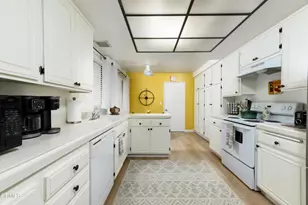 38003 Village 38, Camarillo, CA 93012 - Photo 12