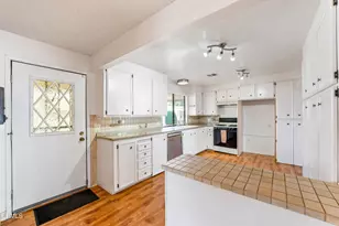 75 Poinsettia Gardens Dr, Ventura, CA 93004 - Photo 20