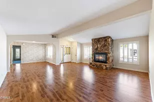 75 Poinsettia Gardens Dr, Ventura, CA 93004 - Photo 10