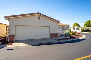 75 Poinsettia Gardens Dr, Ventura, CA 93004 - Photo 40
