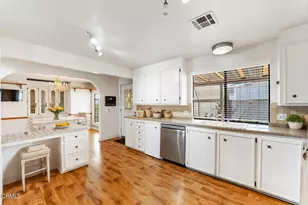 75 Poinsettia Gardens Dr, Ventura, CA 93004 - Photo 16