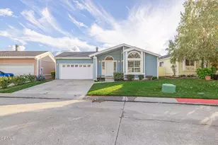 20046 Canyon View Dr, Santa Clarita, CA 91351 - Photo 2