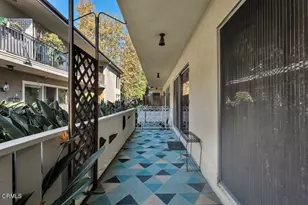 1542 Riverside Dr, Glendale, CA 91201 - Photo 8