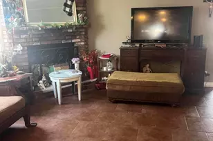 211 Featherstone St, Oxnard, CA 93030 - Photo 2