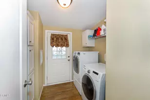 4061 Canary Ln, Oxnard, CA 93033 - Photo 8