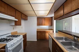 307 Oakwood St, Ventura, CA 93001 - Photo 2