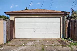 236 E Poplar St, Oxnard, CA 93033 - Photo 20