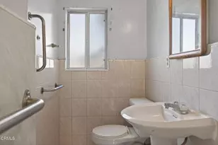 236 E Poplar St, Oxnard, CA 93033 - Photo 8