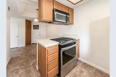 5738 Skyview Way #F, Agoura Hills, CA 91301 - Photo 8