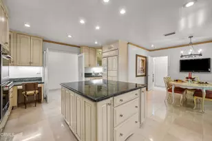 4240 Reyes Dr, Tarzana, CA 91356 - Photo 22