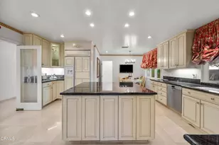 4240 Reyes Dr, Tarzana, CA 91356 - Photo 20