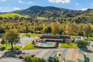 15750 E Arroyo Dr, Moorpark, CA 93021 - Photo 30